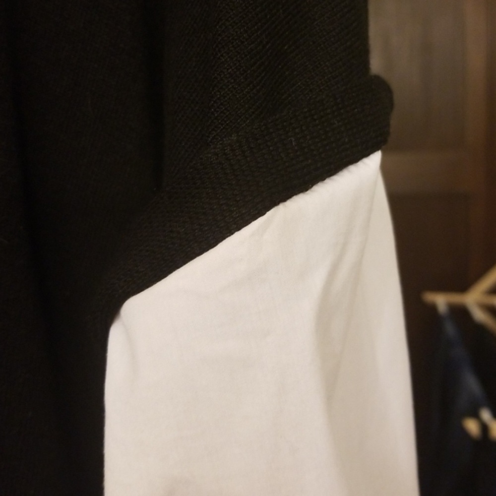 Sweater - Picture 2 of 6